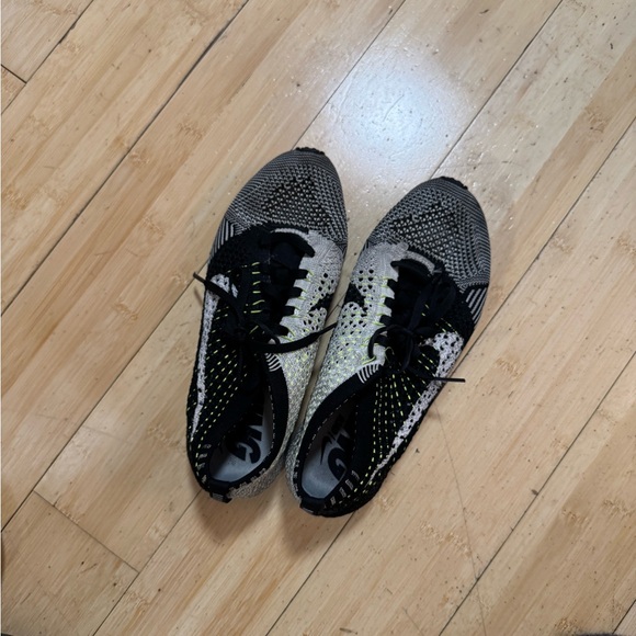 Nike Flyknit Racers - Picture 4 of 4